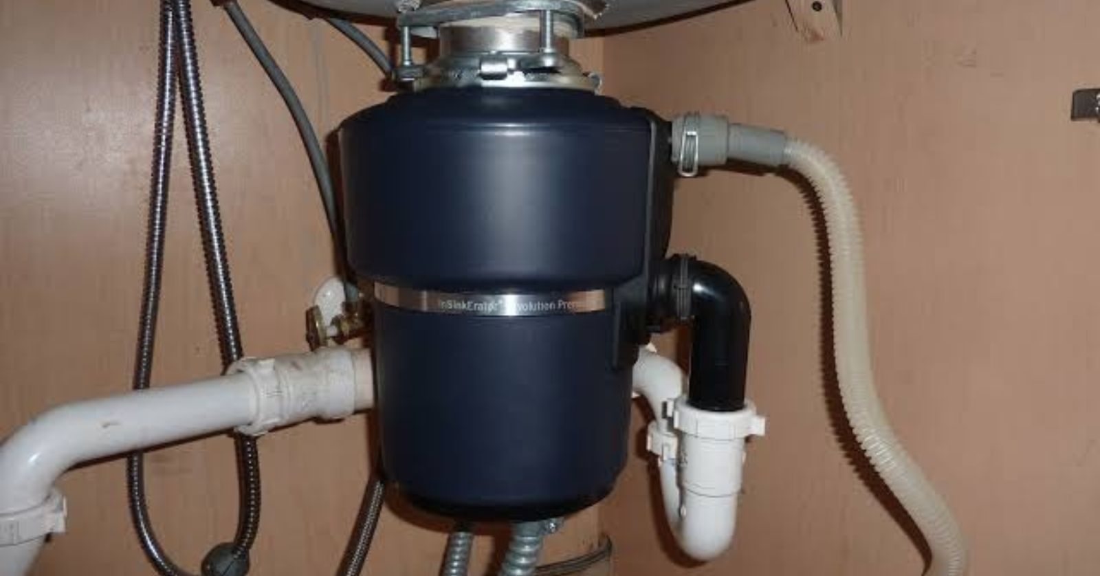 Kitchen sink garbage disposal drain opening